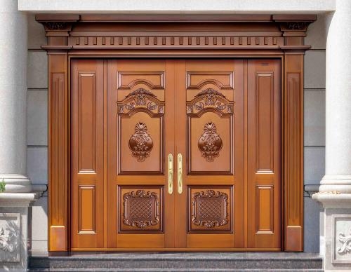 铜门，从他的外形来看，它是一种非常豪华的玄关，沉稳、大气，给人一种庄严神圣的感觉